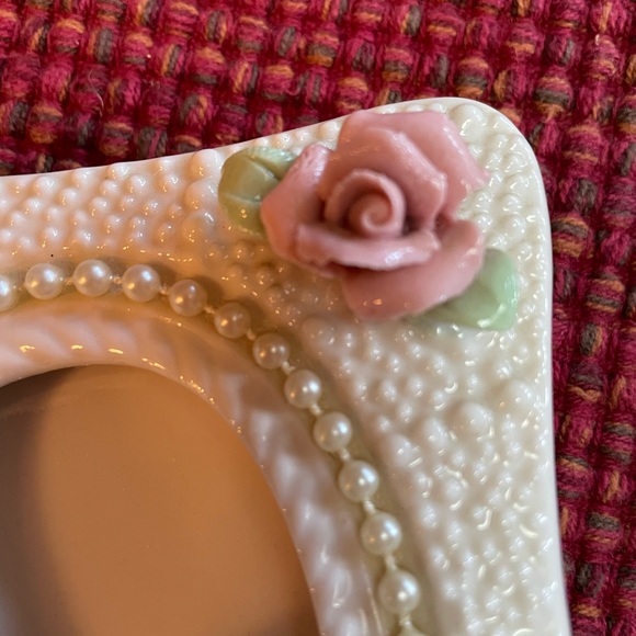 Porcelain picture frame - Picture 5 of 6